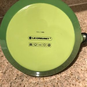 Le Creuset Zen Tea Kettle in Palm Green
